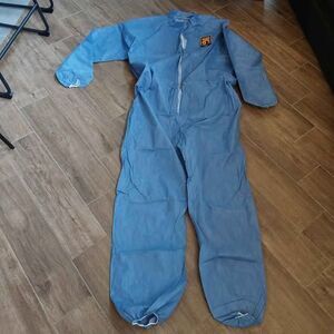 KleenGuard A20 Breathable Particle Protection Coveralls Zipper Front, 21 pack